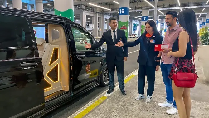 İstanbul Havalimanı Özel Transfer — Yetişkin (1-14 kişi) IST Havaalanından Otele
